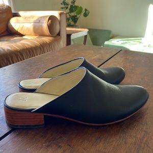 Nisolo Black Mules size 9